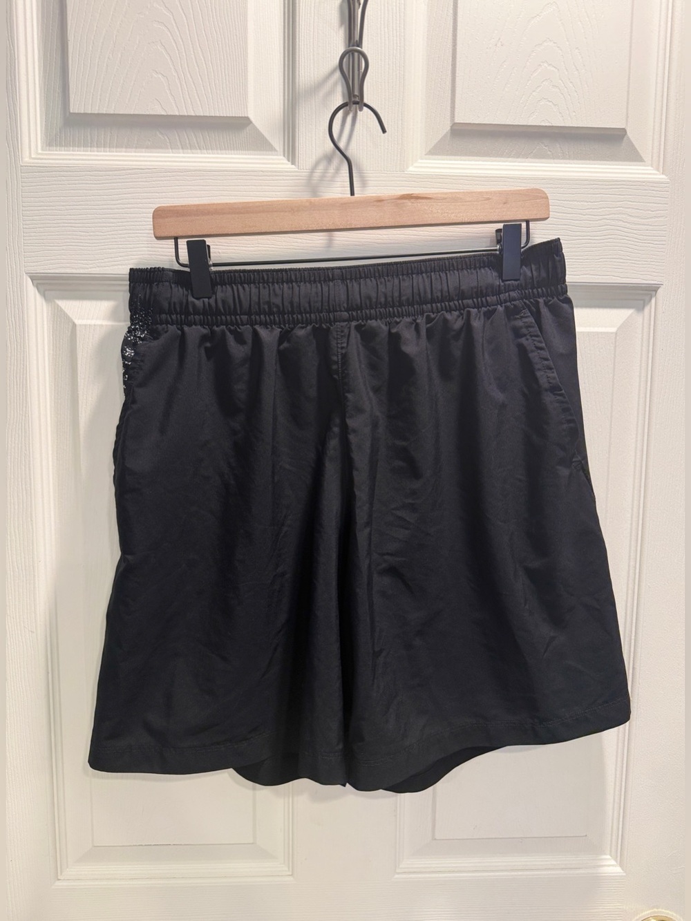Under Armour Men’s Woven Graphic Shorts Size L Black Gym Workout Athletic Loose - Picture 2 of 5